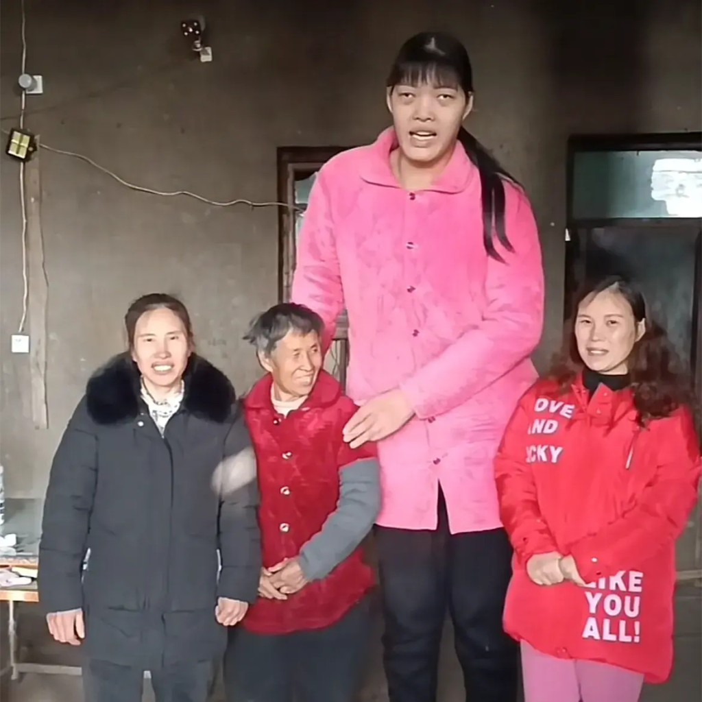 組圖：當世界最高男子遇上世界最矮女子 | 吉尼斯世界紀錄 | 巨人 | 侏儒 | 大紀元