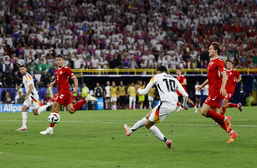 穆斯亚拿成欧国杯历来第二年轻累积3球的球员。Reuters