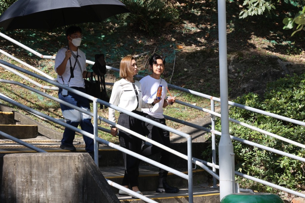 大热天时拍外景。