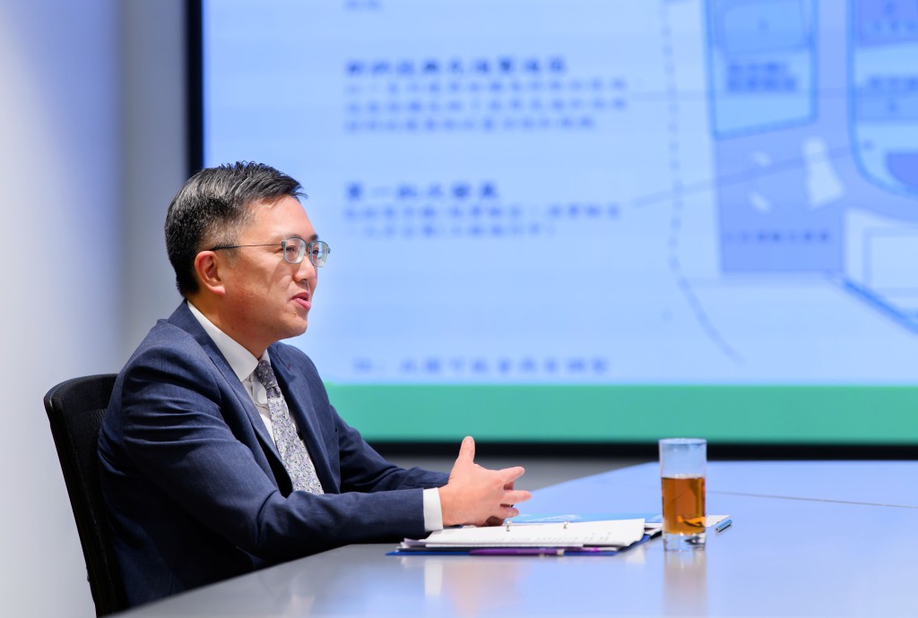 蔡傑銘指園區第一期第一批次的首3座大樓已落成,招租情況理想。劉駿軒攝 蔡傑銘指園區第一期第一批次的首3座大樓已落成,招租情況理想。劉駿軒攝