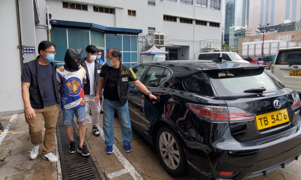 50歲無業男涉嫌「入屋犯法」及「企圖入屋犯法」罪被捕。