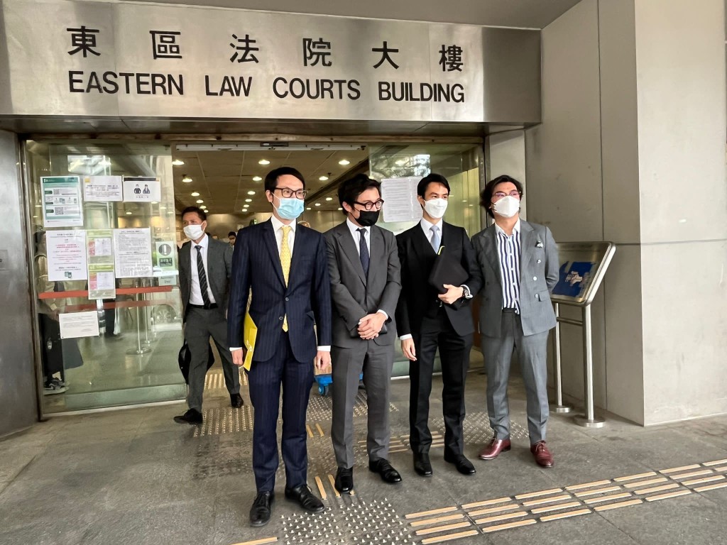 去年10月，林作跟代表律師出庭應訊。  ​
