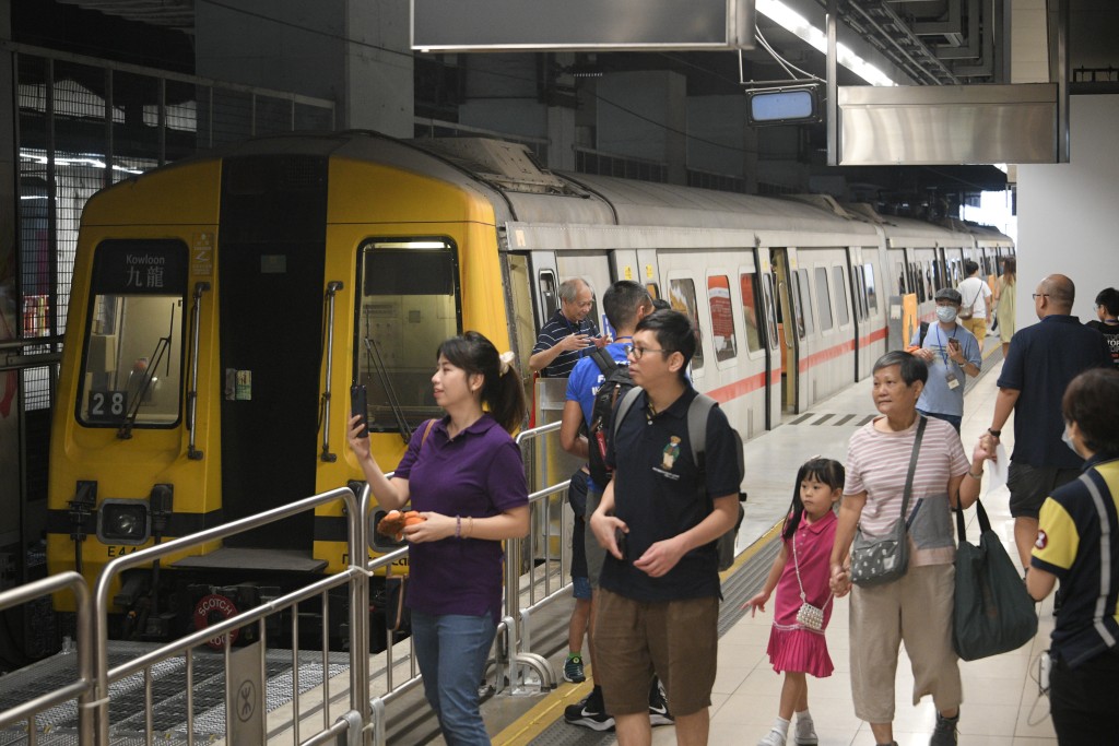 展覽亦展出東鐵綫第一代電氣化列車「黃頭」。