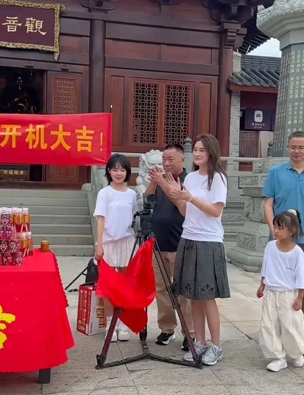 清華女博士袁小格拍攝短劇現場。 清華女博士袁小格拍攝短劇現場。