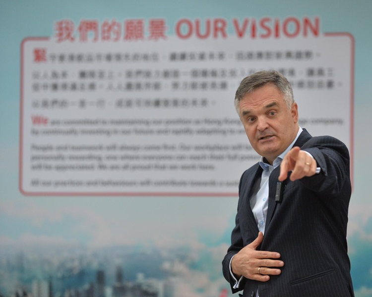 太古可口可樂香港執行董事利偉達(Neil Waters)。