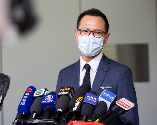 郭榮鏗報名參選法律界。