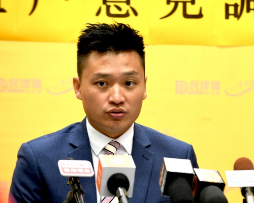 郑泳舜指，期望政府团队在当地做好各项跟进安排。资料图片