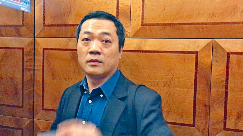 余彭年長孫彭志兵為信託受託人。