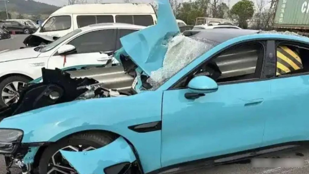 小米SU7—車主越線撞死4人Show貧困證 網民憤怒官方急拆彈