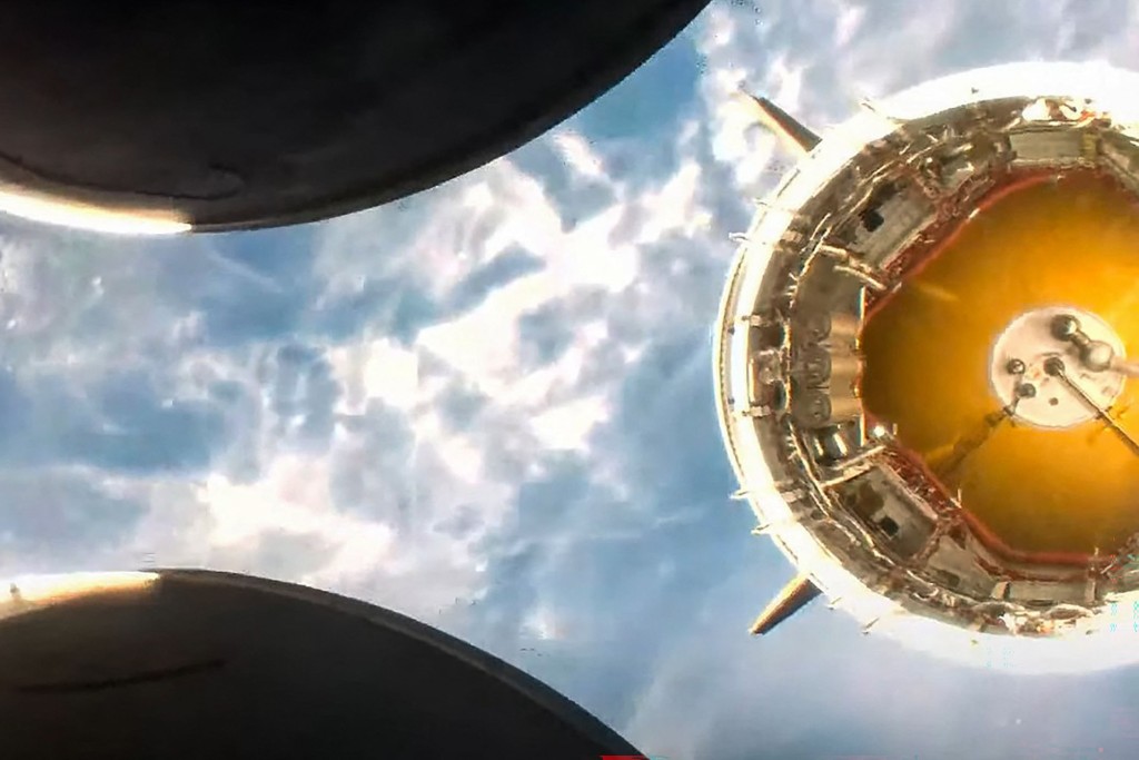 火箭第一、二級成功分離。法新社