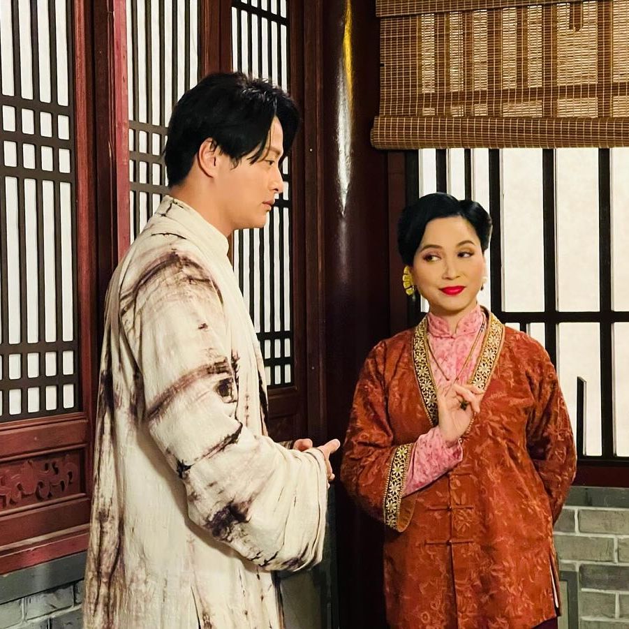 樊亦敏在《本尊就位》演“何仙姑”。
