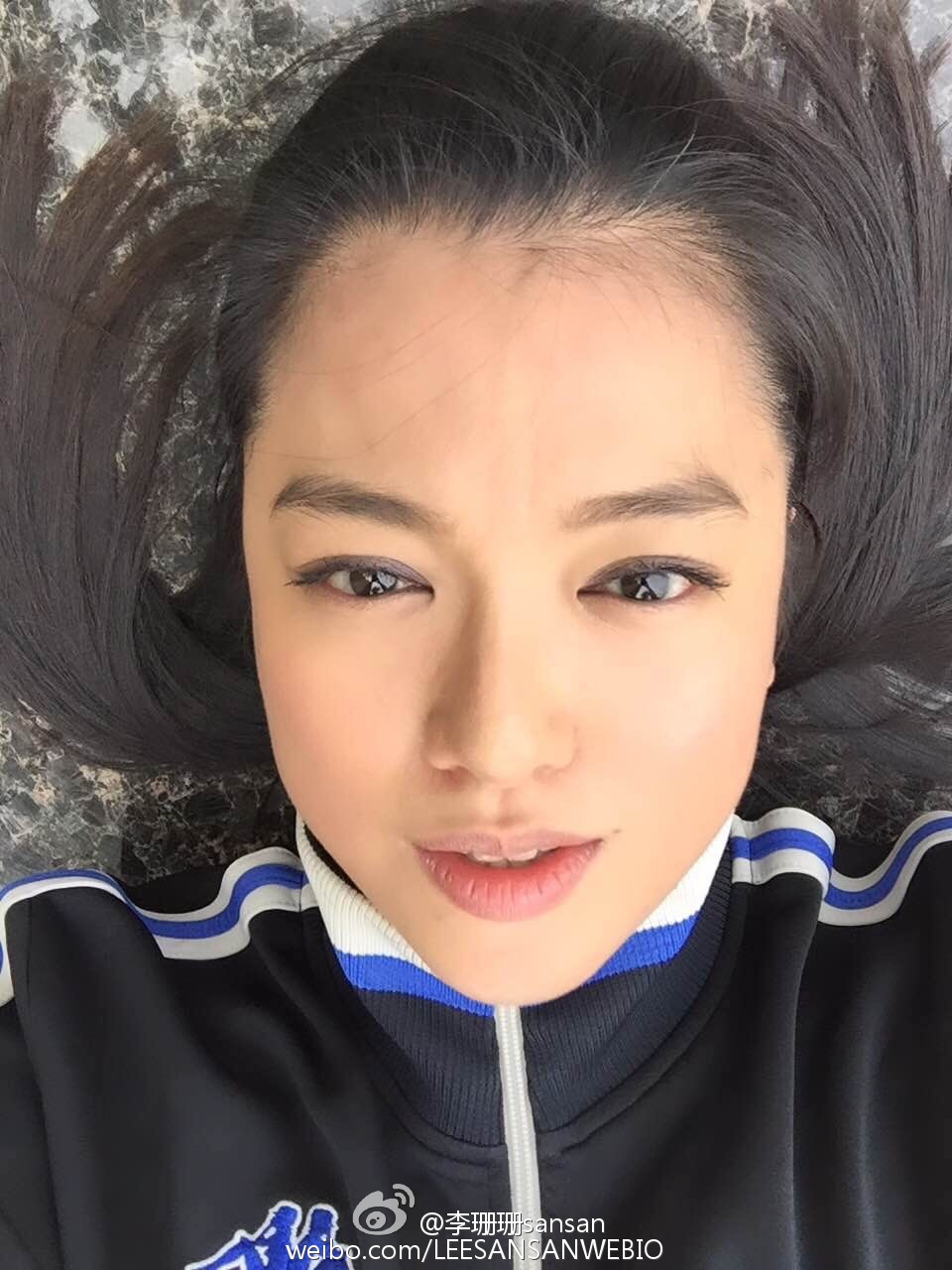 李珊珊於2005年突然神隱,多年來一度傳出患腦瘤、抑鬱症的消息。 李珊珊於2005年突然神隱,多年來一度傳出患腦瘤、抑鬱症的消息。