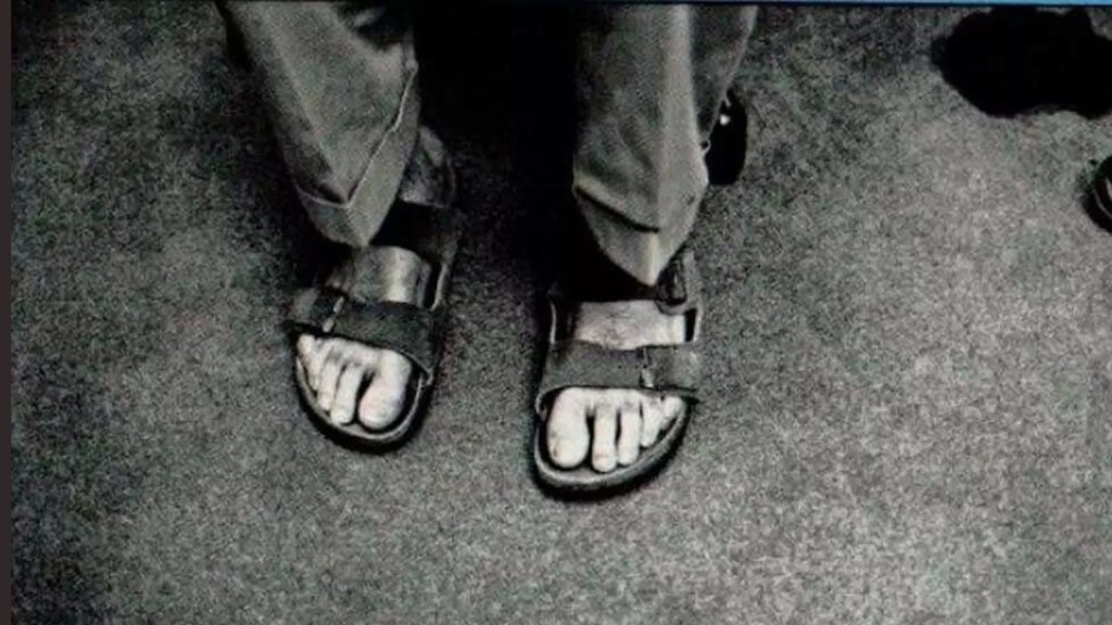 報道指Steve Jobs於1970年代和1980年代穿過這款涼鞋。twitter圖