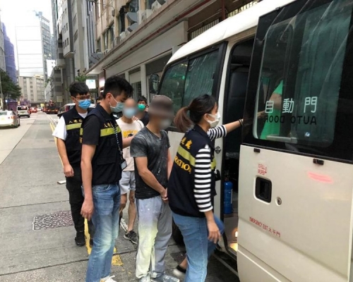 行動中共拘2男5女。圖:政府新聞處
