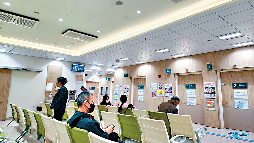 收費改革實施後首個星期,急症室求診人次下降12%。資料圖片 收費改革實施後首個星期,急症室求診人次下降12%。資料圖片