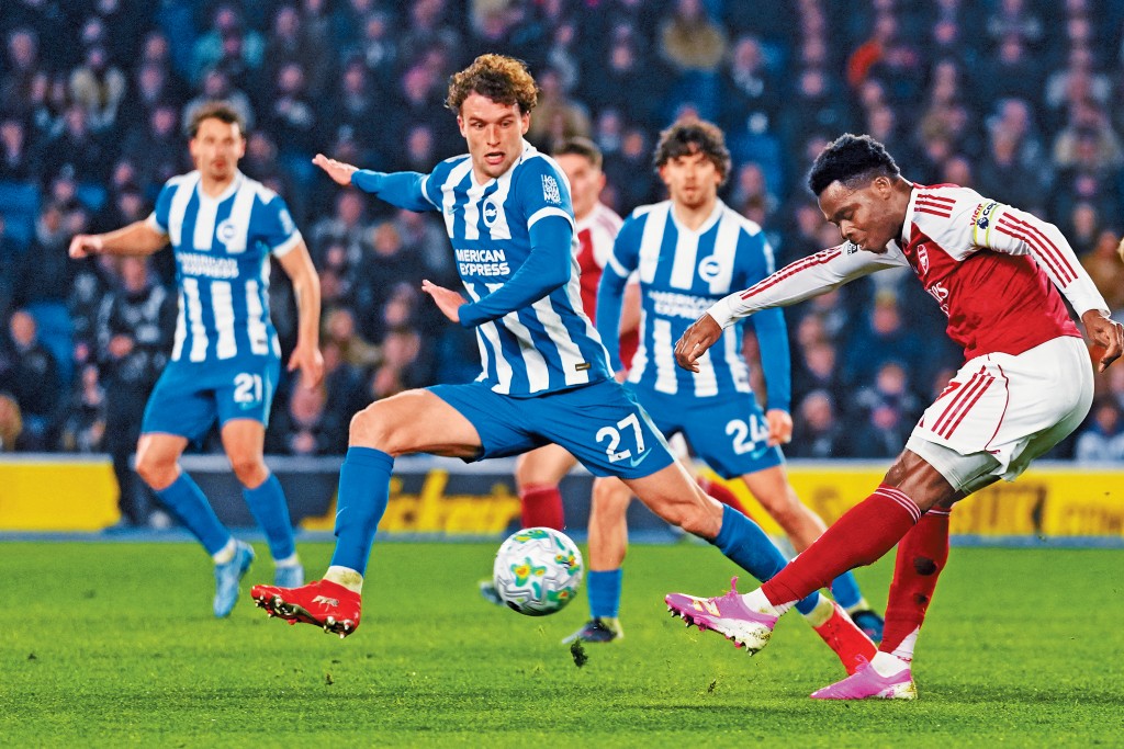 布卡約沙卡（右）收錄全場唯一入球。