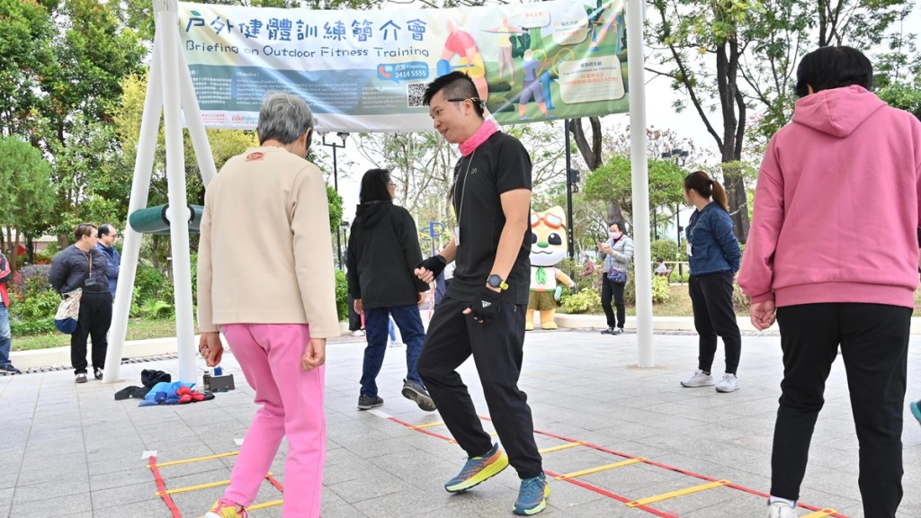 康文署推出關愛長者措施及節目。政府新聞處圖片 