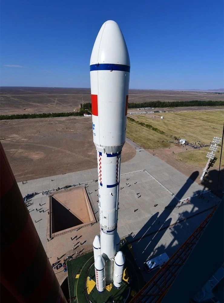 中国去年使用长征2F发射试验可重复使用航天器。
