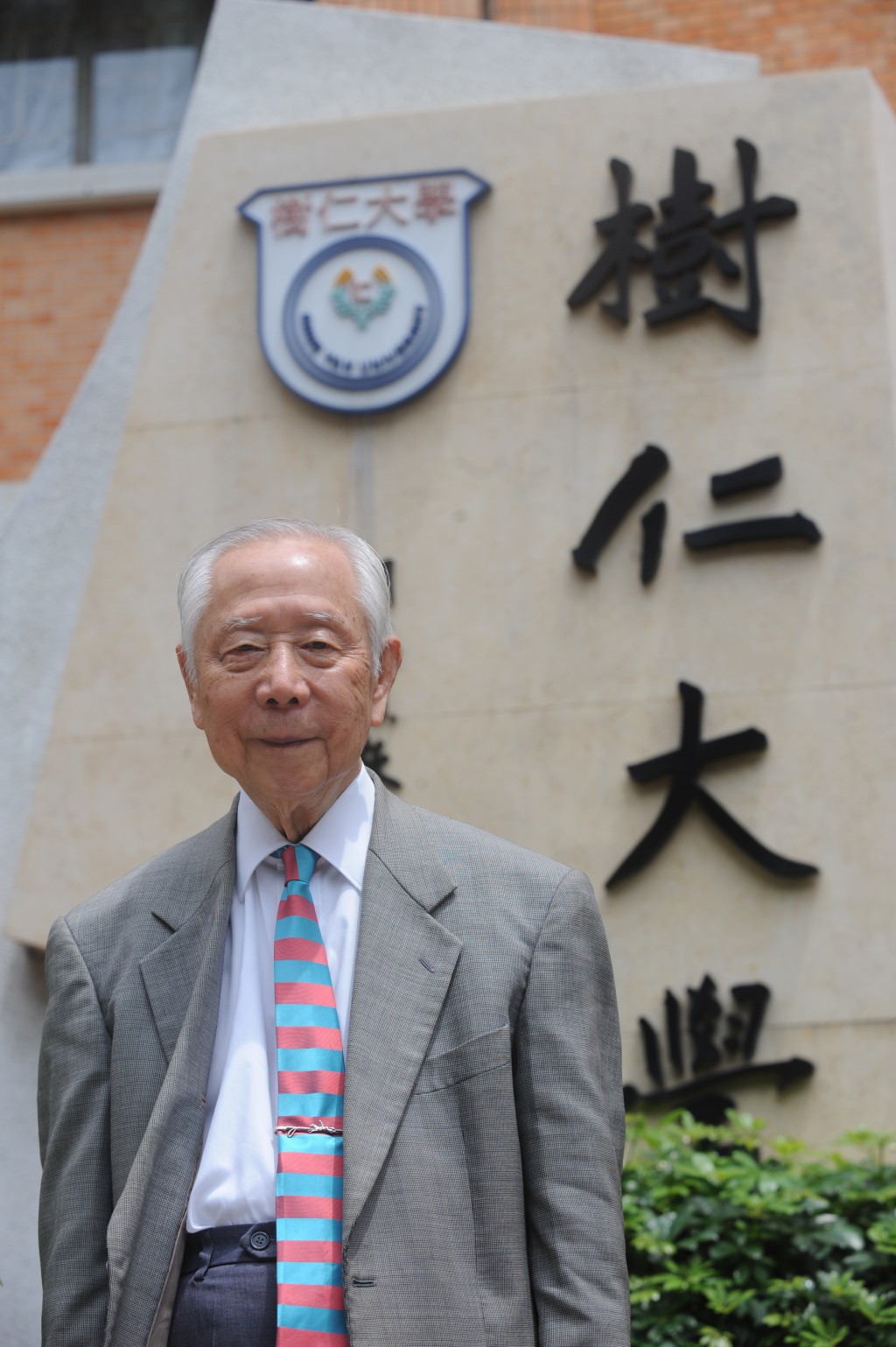 胡鴻烈出殯儀式和追思活動的舉行日期，待其家人安排妥當後，將另行公佈。