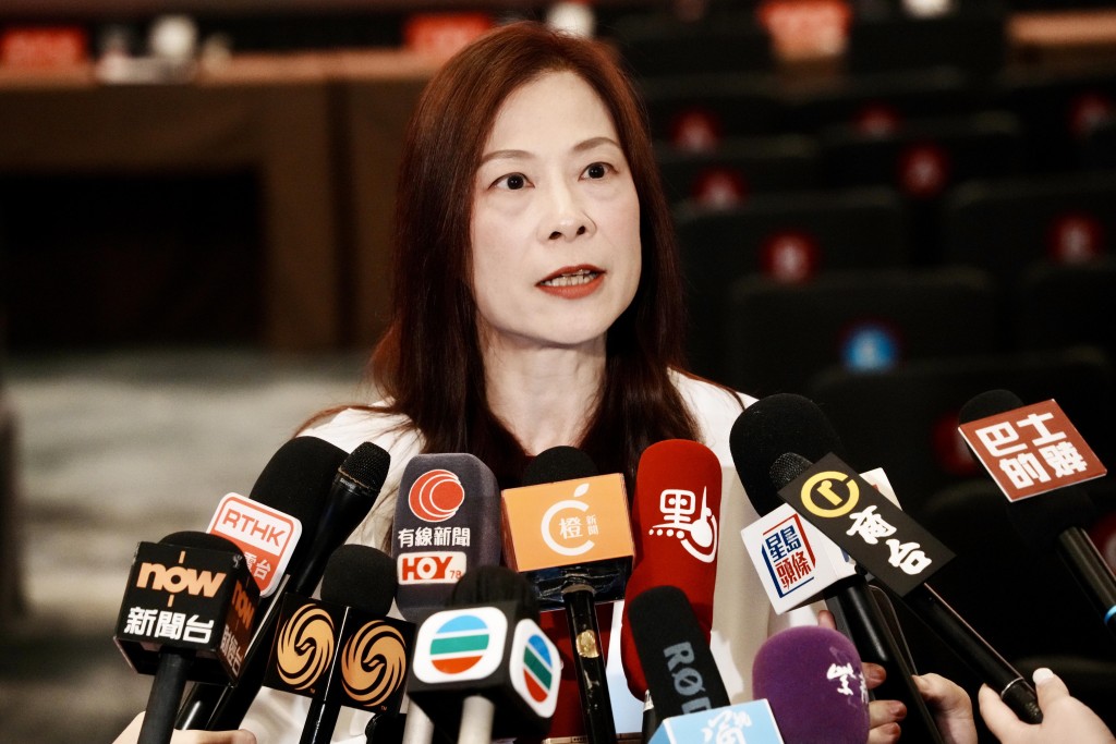 陳曼琪表示,香港已回歸近30年,仍然只有英文文本是絕對不理想,希望當局能加速及盡快完成。汪旭峰攝 陳曼琪表示,香港已回歸近30年,仍然只有英文文本是絕對不理想,希望當局能加速及盡快完成。汪旭峰攝