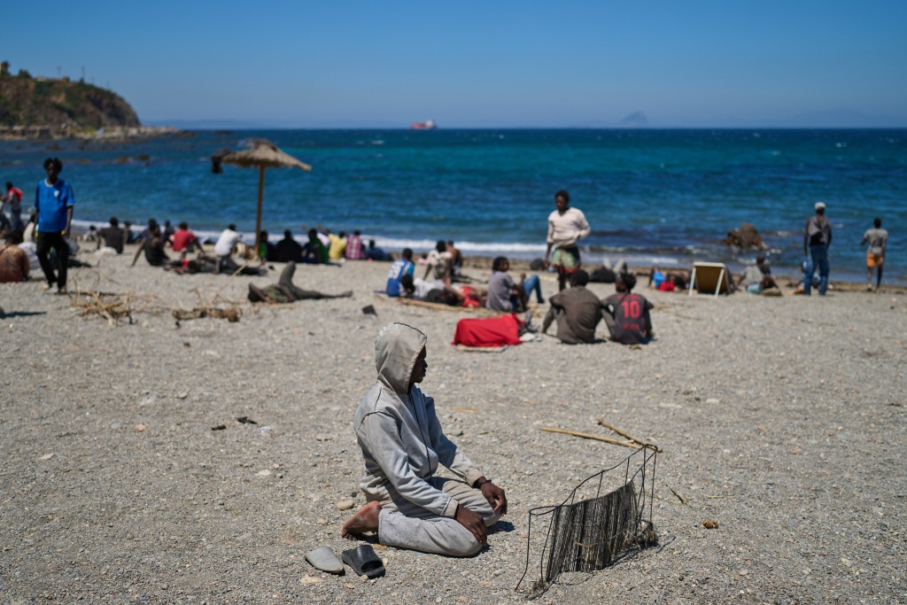 7月31日，数以万计非法移民闯入西班牙位于北非的飞地休达（Ceuta）。美联社