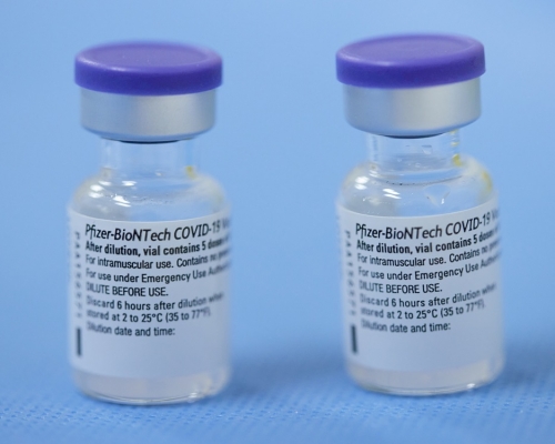 台灣首批復必泰疫苗料月內運抵當地。路透社資料圖片