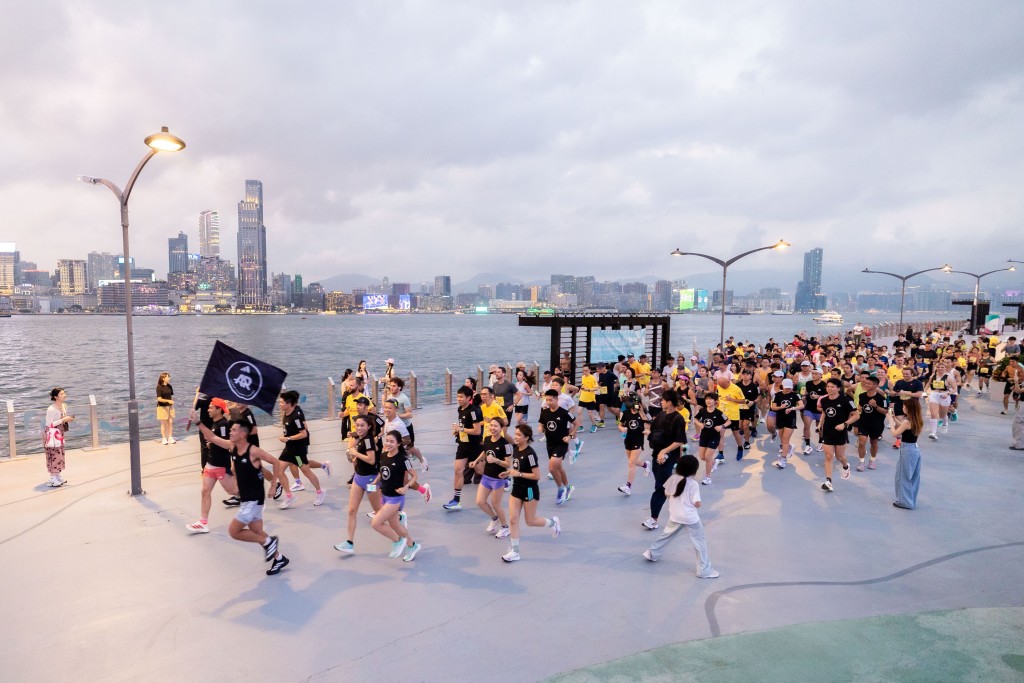 Wings for Life World Run 的香港 App Run 在灣仔海濱長廊舉行。公關圖片 Wings for Life World Run 的香港 App Run 在灣仔海濱長廊舉行。公關圖片