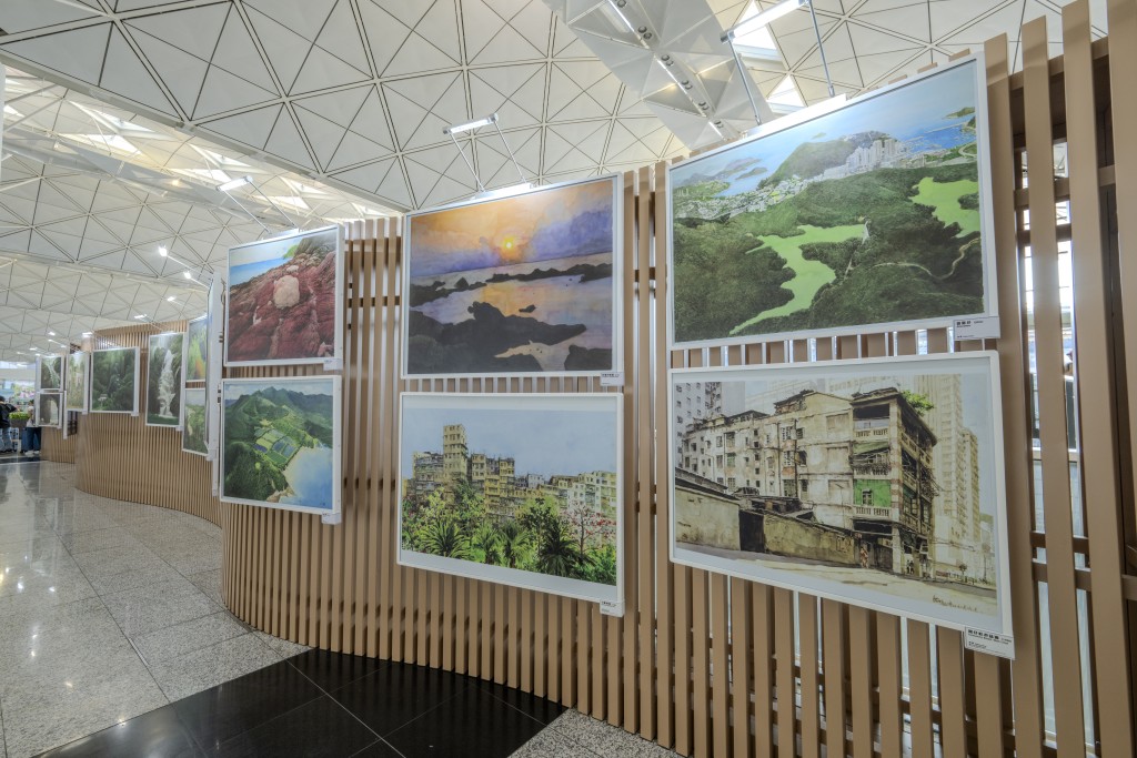 是次展览精选香港艺术家江啓明的20多幅水彩画作，涵盖1987年至2023年的作品（图：香港机场管理局提供）