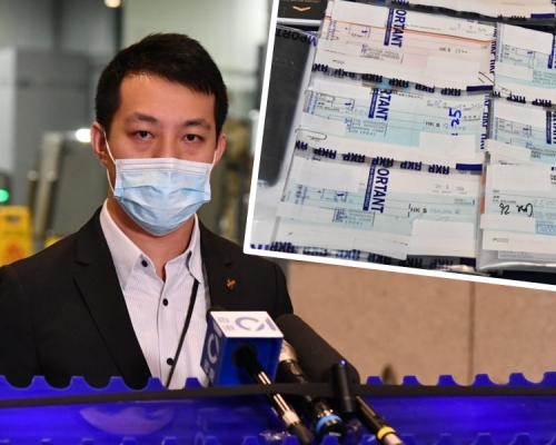 警方拘捕4男1女涉嫌用空头支票网购贵价品。