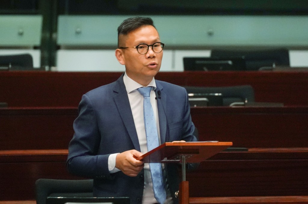 立法会交通事务委员会主席陈恒镔认为有关「红转绿」计划是政策上的一项突破。资料图片