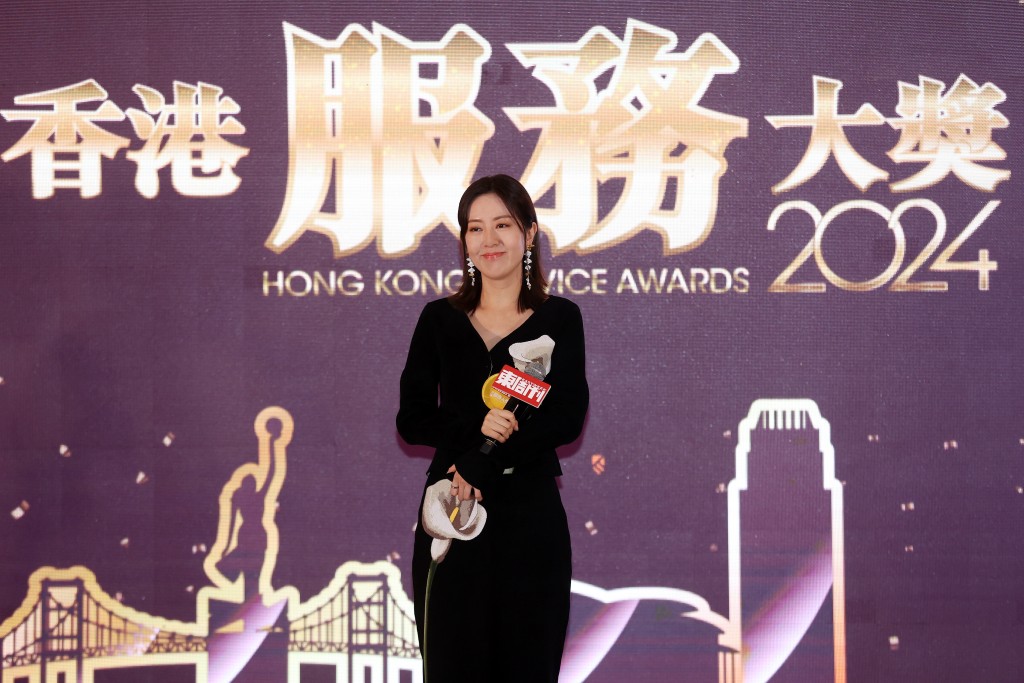 唐诗咏今日（16日）出席《东周刊》主办之「香港服务大奖2024」颁奖典礼。