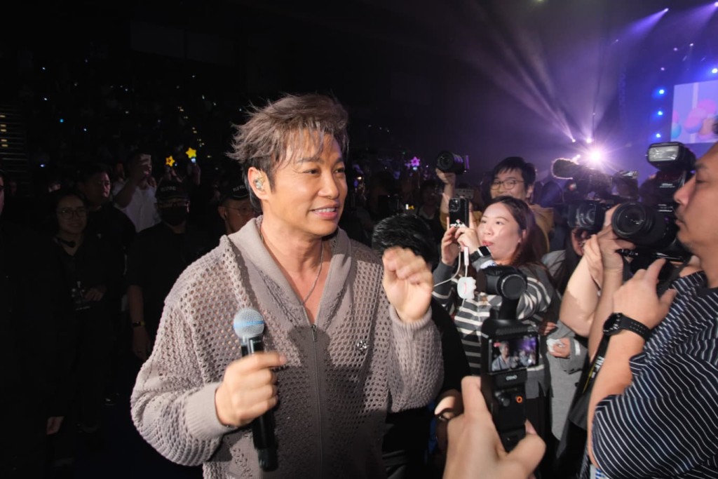 譚耀文昨晚(2日)於麥花臣場館舉行一場《In Full CHARACTER》演唱會。 譚耀文昨晚(2日)於麥花臣場館舉行一場《In Full CHARACTER》演唱會。