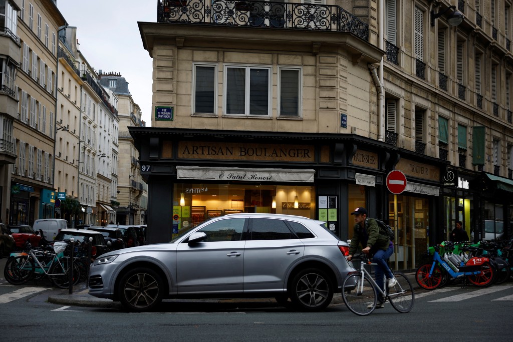 巴黎市區隨處可見SUV車。路透社