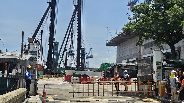 元朗工業邨重建中的濾水廠發生工業意外。 
