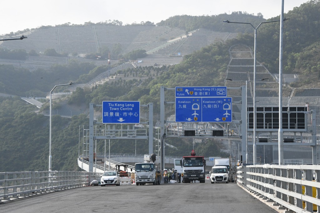 將軍澳跨灣連接路連接東區海底隧道。伍明輝攝