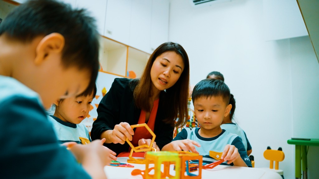 每個孩子都有自己的潛能,吳校長表示,學校的責任是發掘他們的潛能。 每個孩子都有自己的潛能,吳校長表示,學校的責任是發掘他們的潛能。