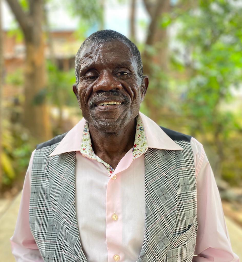 今年63岁的米南迪于2001年接受爱滋病治疗，此后他受聘于无国界医生，成为同伴护理辅导员，鼓励其他患者接受检测及坚持疗程。©无国界医生
