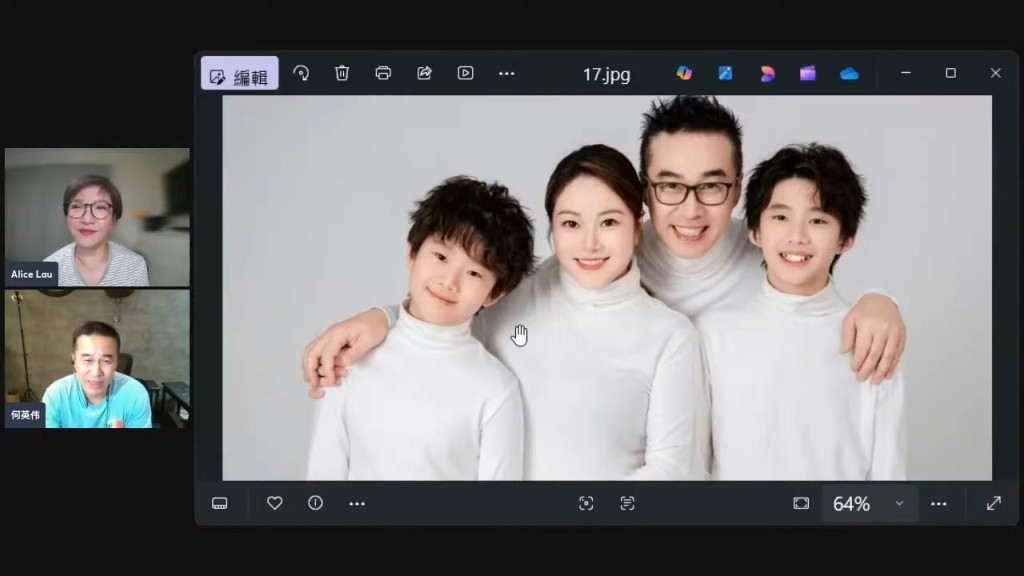 何英偉2011年再婚，育有兩名兒子。