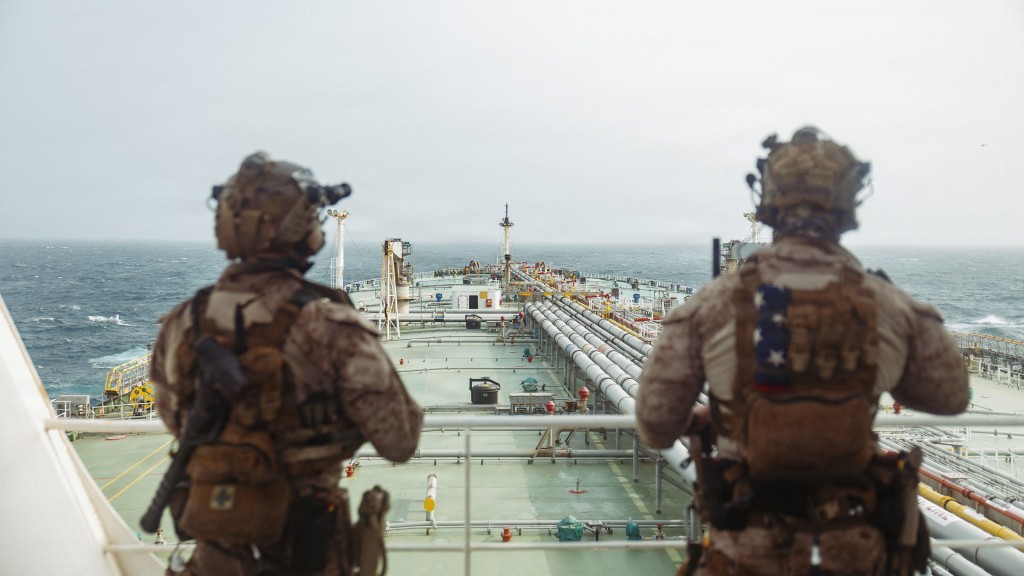 美軍在霍爾木茲海峽實施海上封鎖,登船檢查。法新社 美軍在霍爾木茲海峽實施海上封鎖,登船檢查。法新社