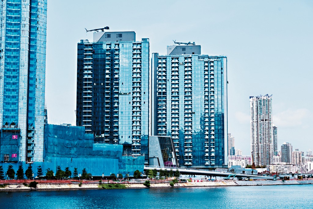 維港．雙鑽突公布下周二發售32伙。