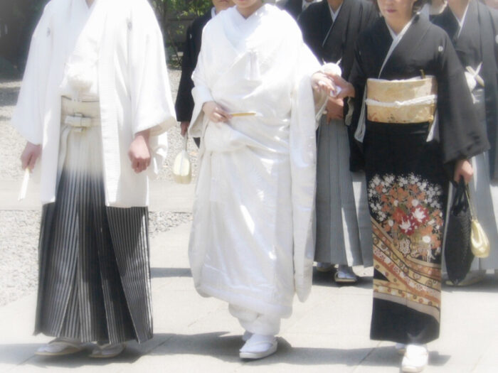 日本人則使用白色為婚嫁禮服。（網上圖片）