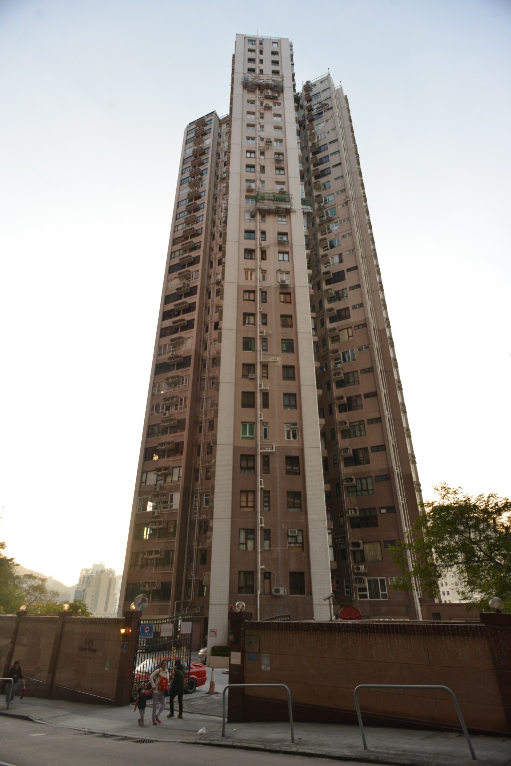 長情業主1620萬沽海景台低層。