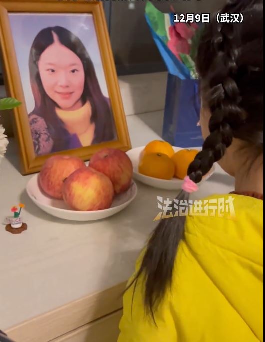 干先生指，外孫女4年來每天也很思念亡母。法治進行時