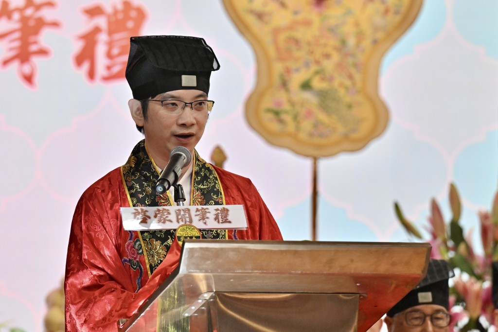 姚嘉棟強調求學不僅在於汲取知識,更在於修養品德。 姚嘉棟強調求學不僅在於汲取知識,更在於修養品德。