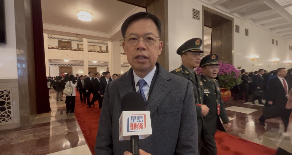 港區人大代表陳振英指出，國家因基數較大，經濟增長率絕對值會較高。