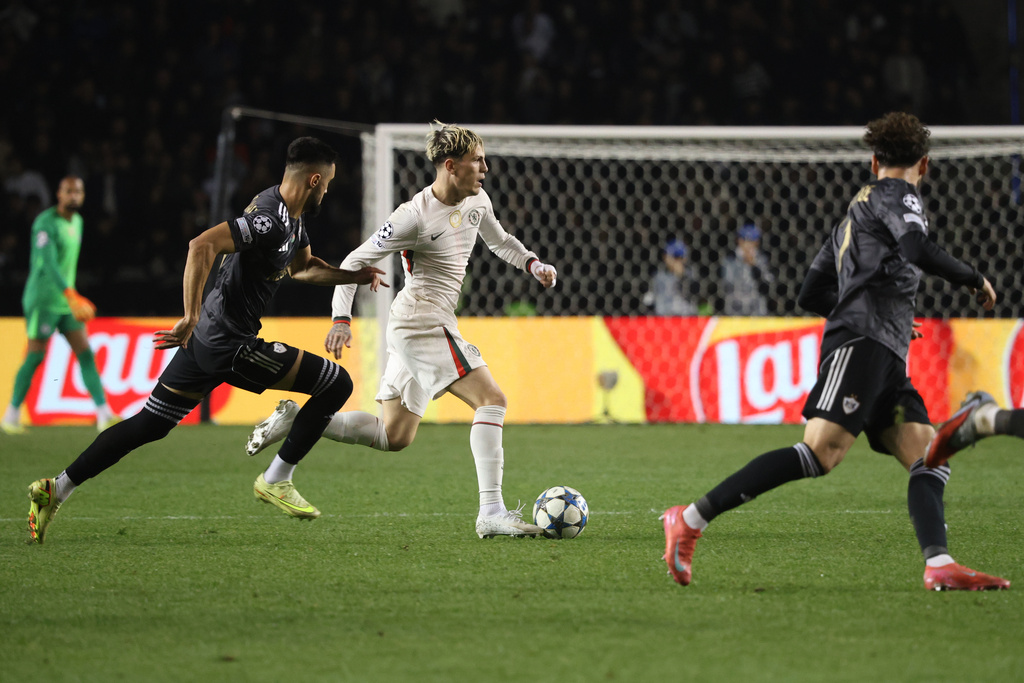 加拿祖半場後備上陣。美聯社 加拿祖半場後備上陣。美聯社