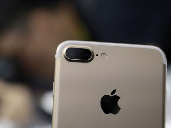 蘋果App Store銷售iPhone app時,向開發商徵收3成佣金,涉嫌觸犯反壟斷法。AP