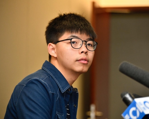 黃之鋒指，特朗普簽署法案是港美關係的里程碑。