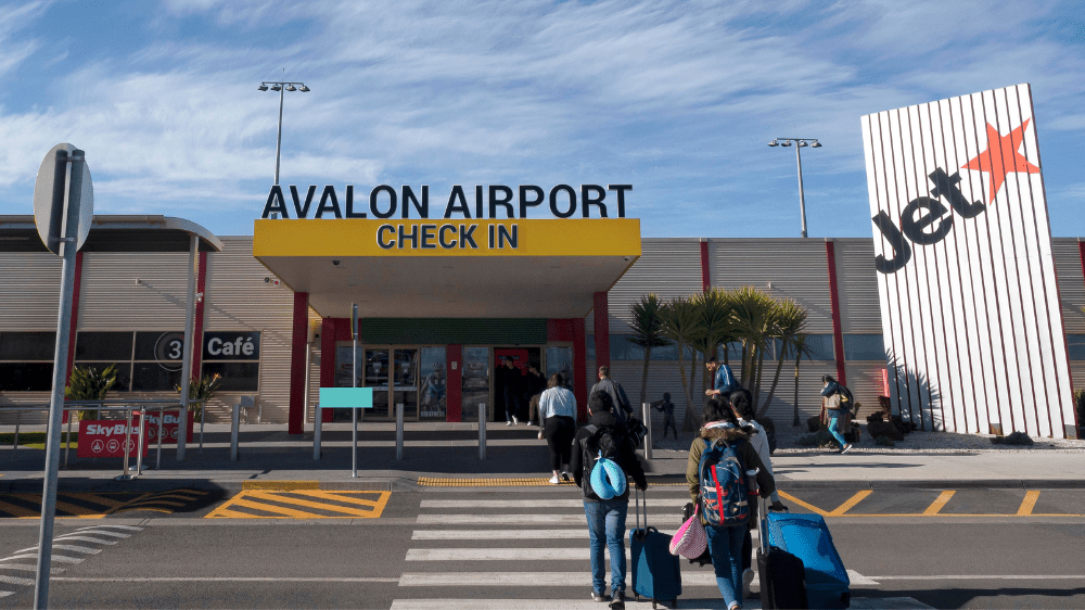 愛華隆機場。 avalonairport.com.au