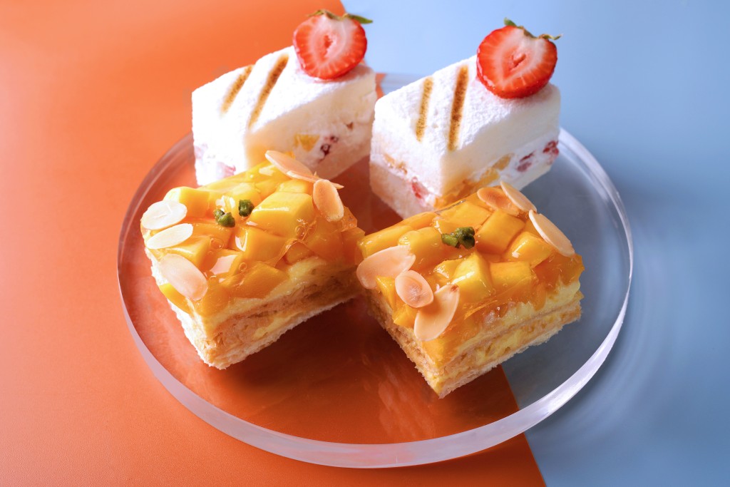 除即制甜品外，还设有香甜不腻的芒果拿破仑及鲜果蛋白蛋糕。